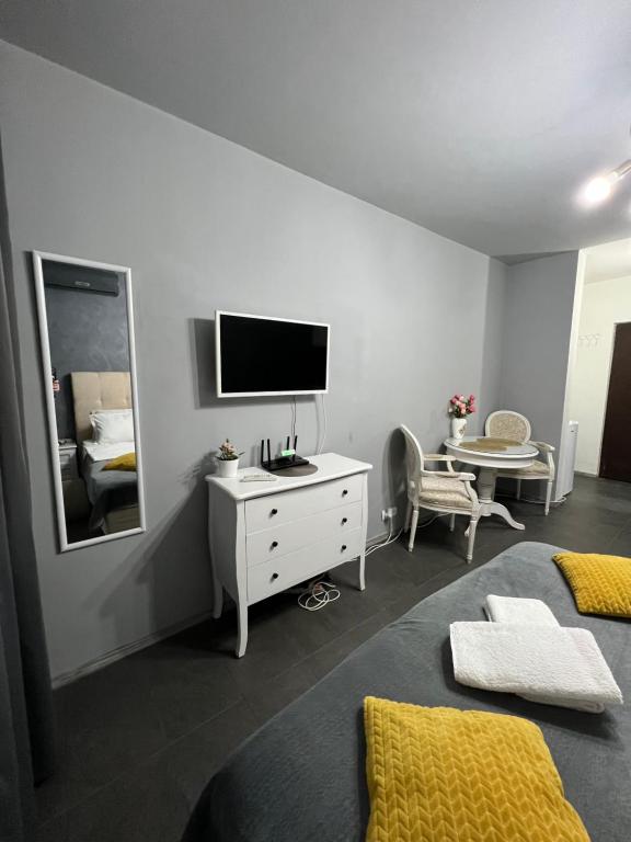 Studio 39 A room 4