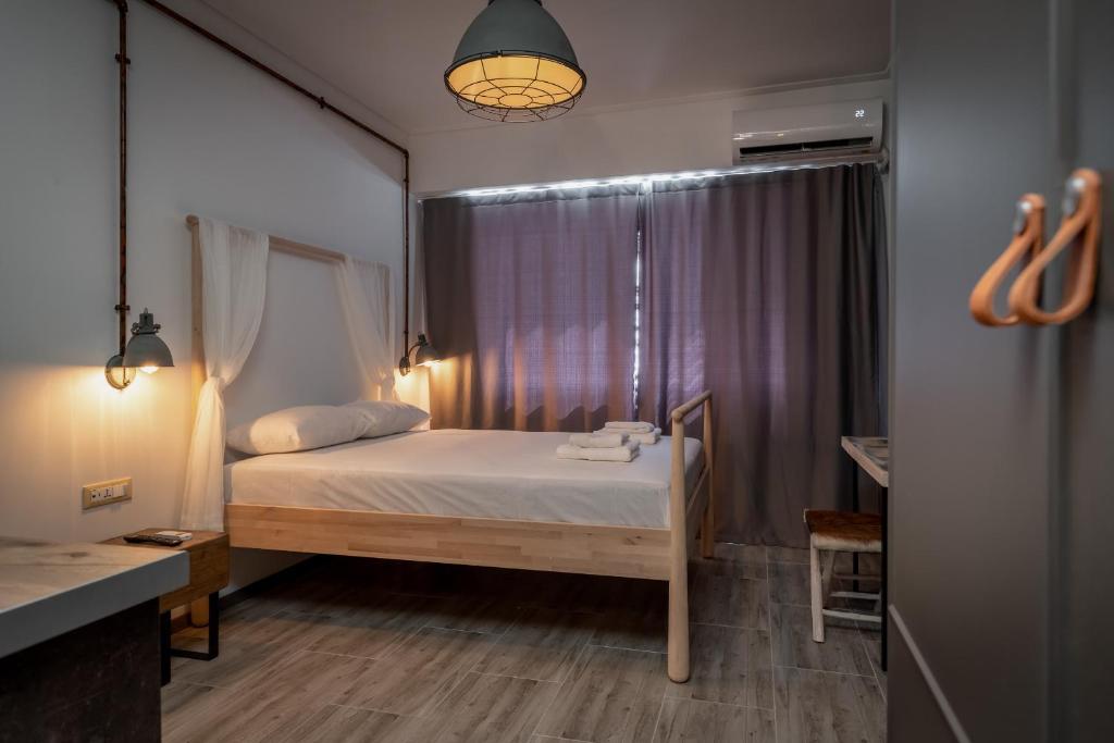 Superb Industrial Style Lodge Heart of Athens room 3