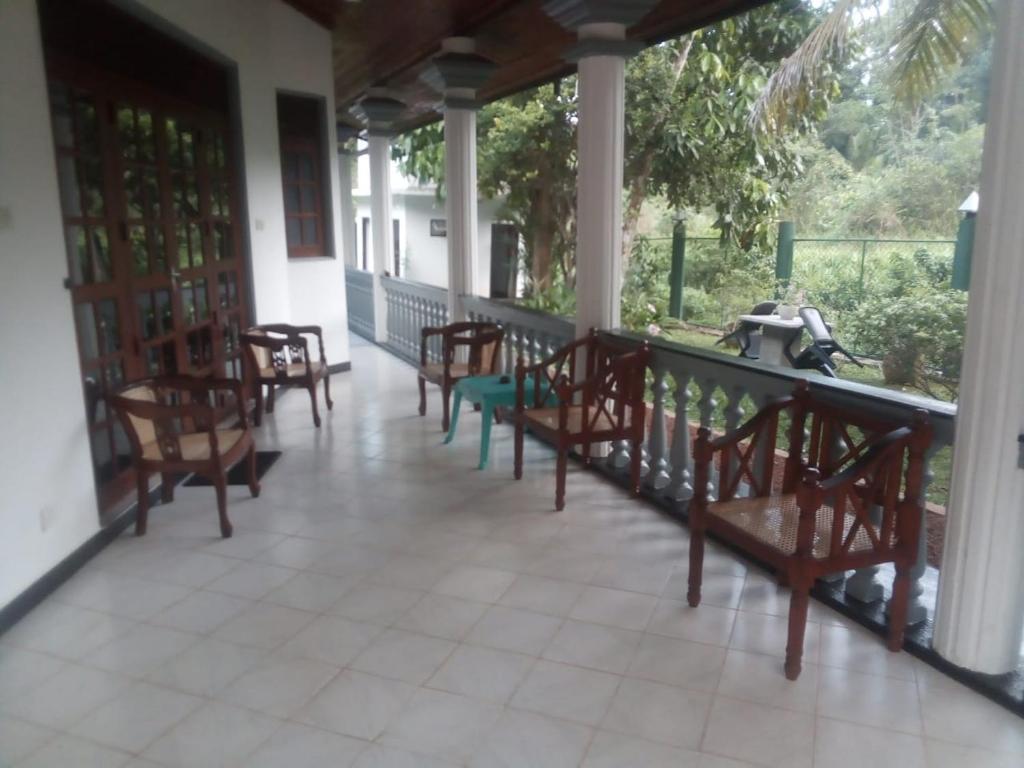 Suma Villa 594 Elpitiya road Baduwaththa Dedduwa Bentota room 1