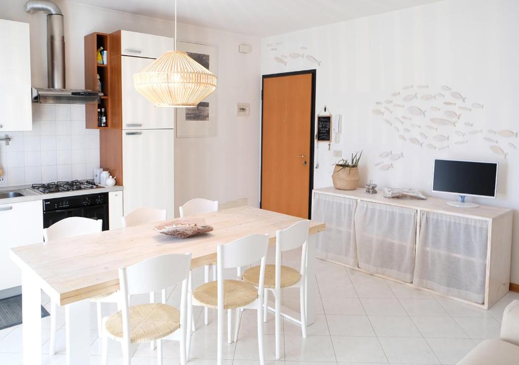 Sunny Apartment On The Sea room 3