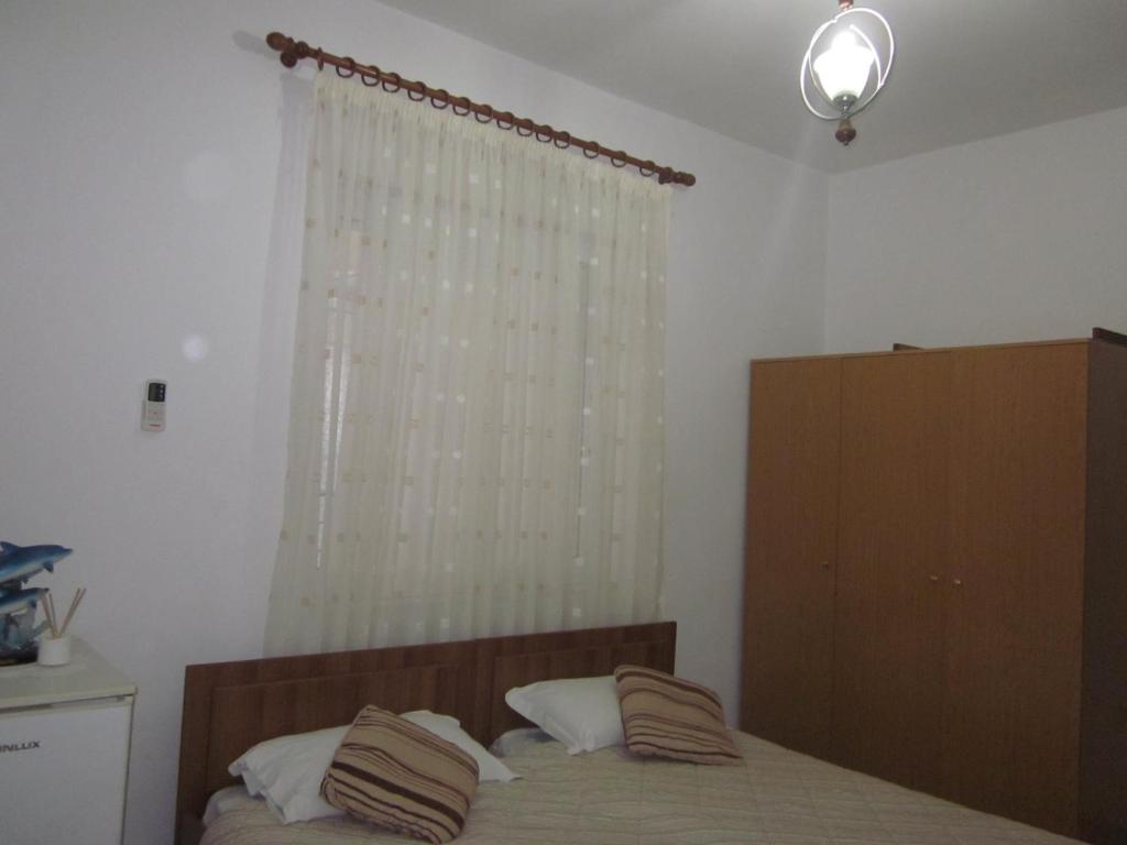 Guest House and Tavern Leo Saranda room 5