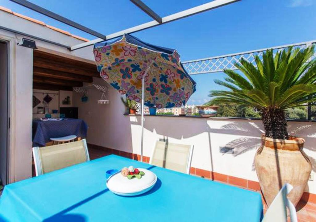Camera con Cucina e Terrazza con Vista room 1