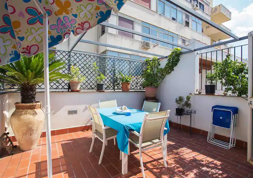 Camera con Cucina e Terrazza con Vista room 3