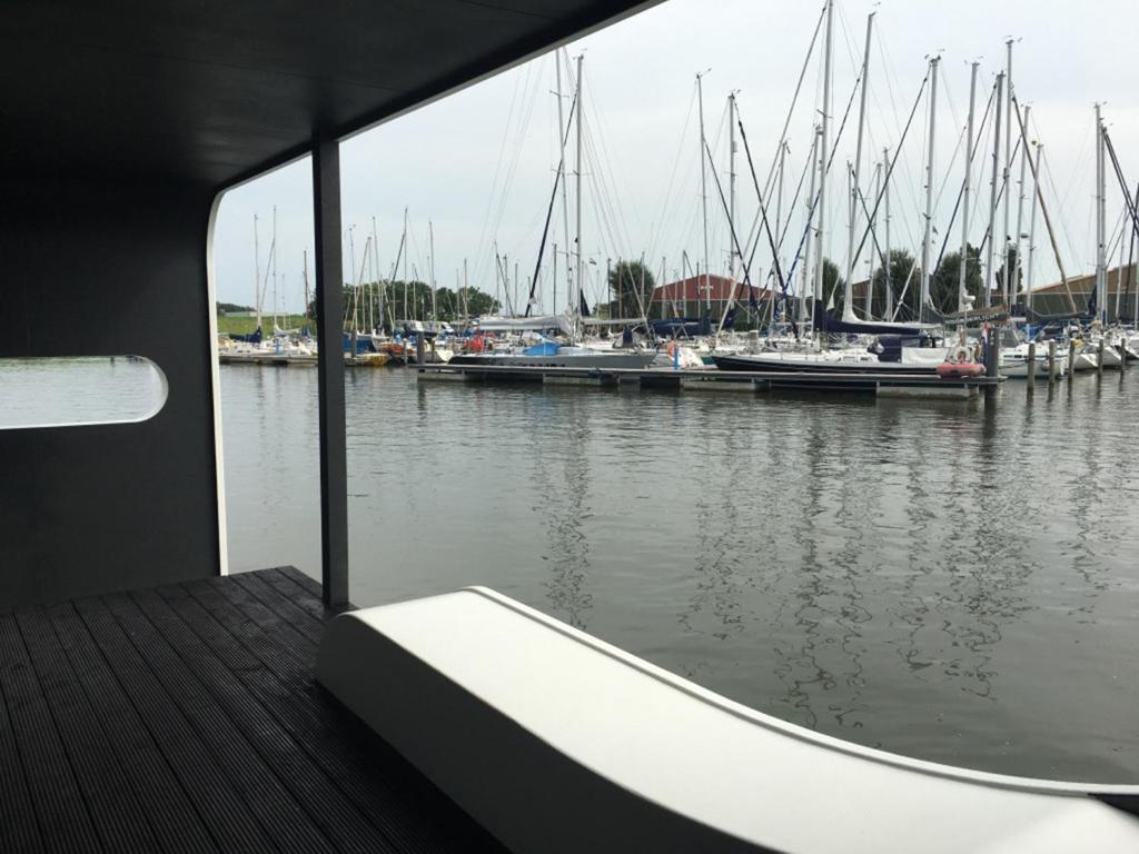 TinyFloat Andijk room 6
