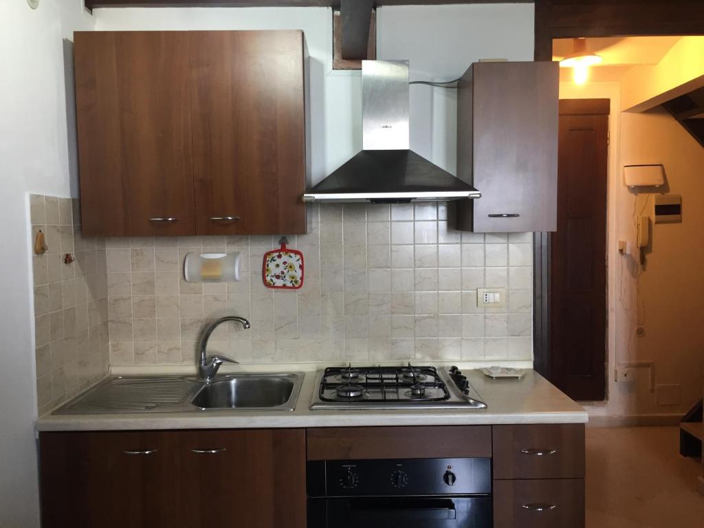 Tolomei House Holidays Sea View room 6