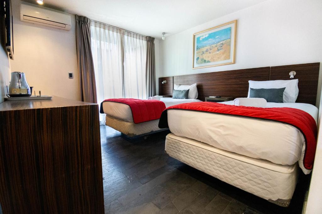 Tribeca Twin Room room 3