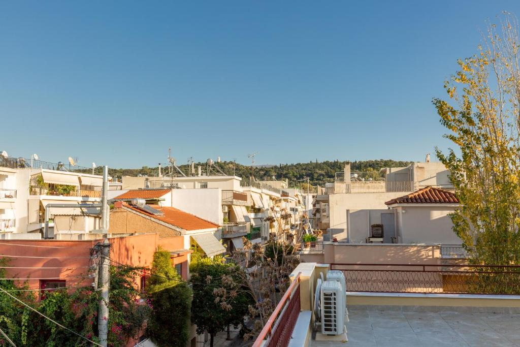 Troon of Athens Apartments room 2