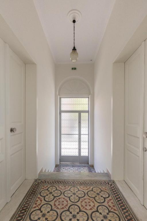 Troon of Athens Apartments room 4