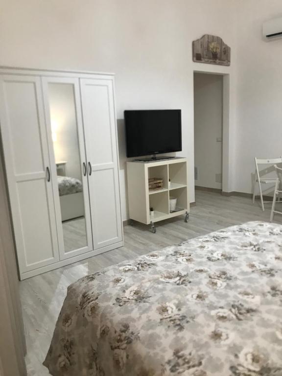 Cappellino Undici room 4