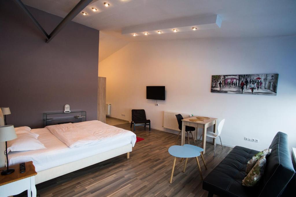 Heights Accommodation Unirii Free Parking Zone room 2