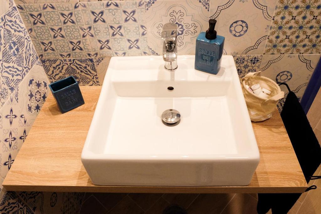 O' Vascio Chic room 6