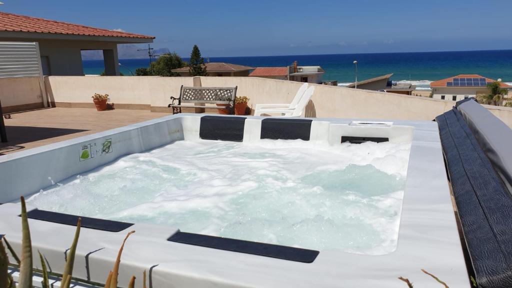 VILLA GIARDINO 3 CAMERE 4 BAGNI 2 PASSI dal MARE room 3