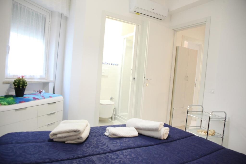 VILLA GIARDINO 3 CAMERE 4 BAGNI 2 PASSI dal MARE room 4