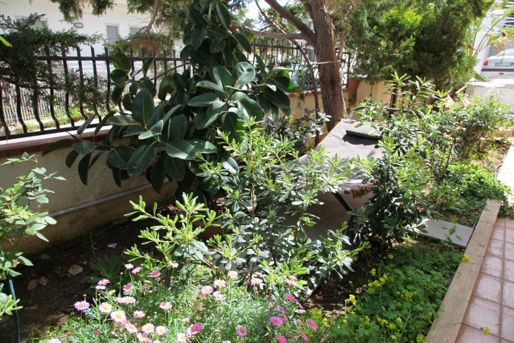 VILLA GIARDINO 3 CAMERE 4 BAGNI 2 PASSI dal MARE room 6