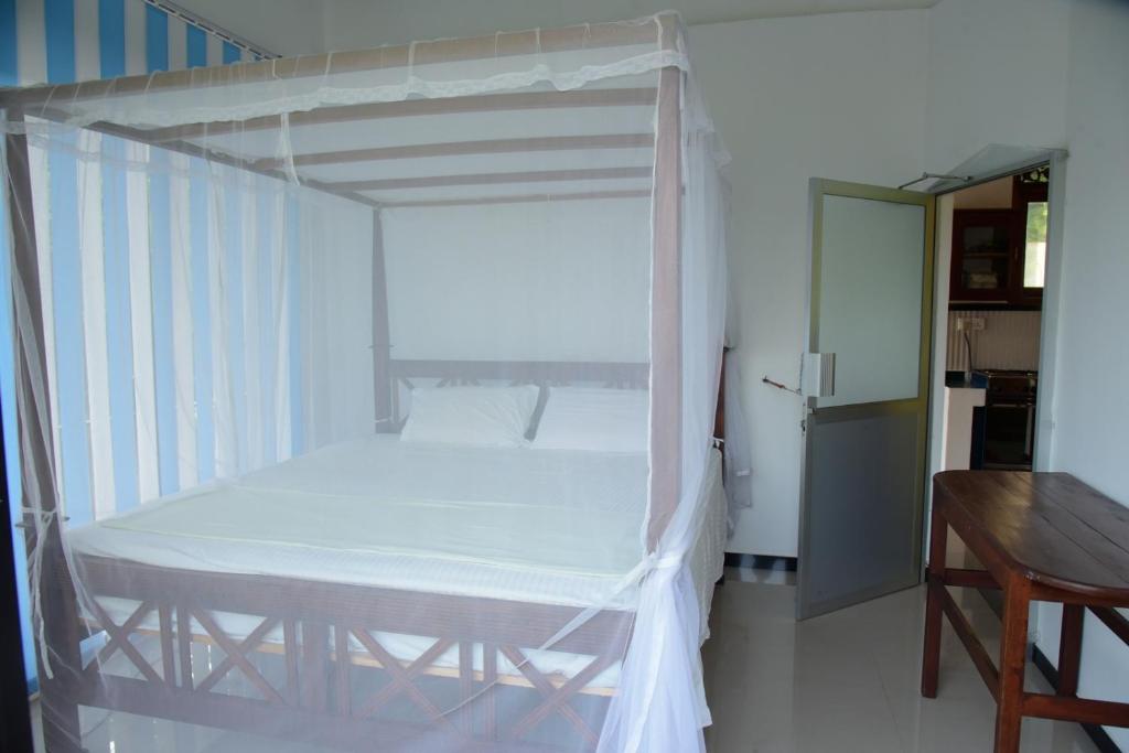 Wimal Villa Hikkaduwa room 2