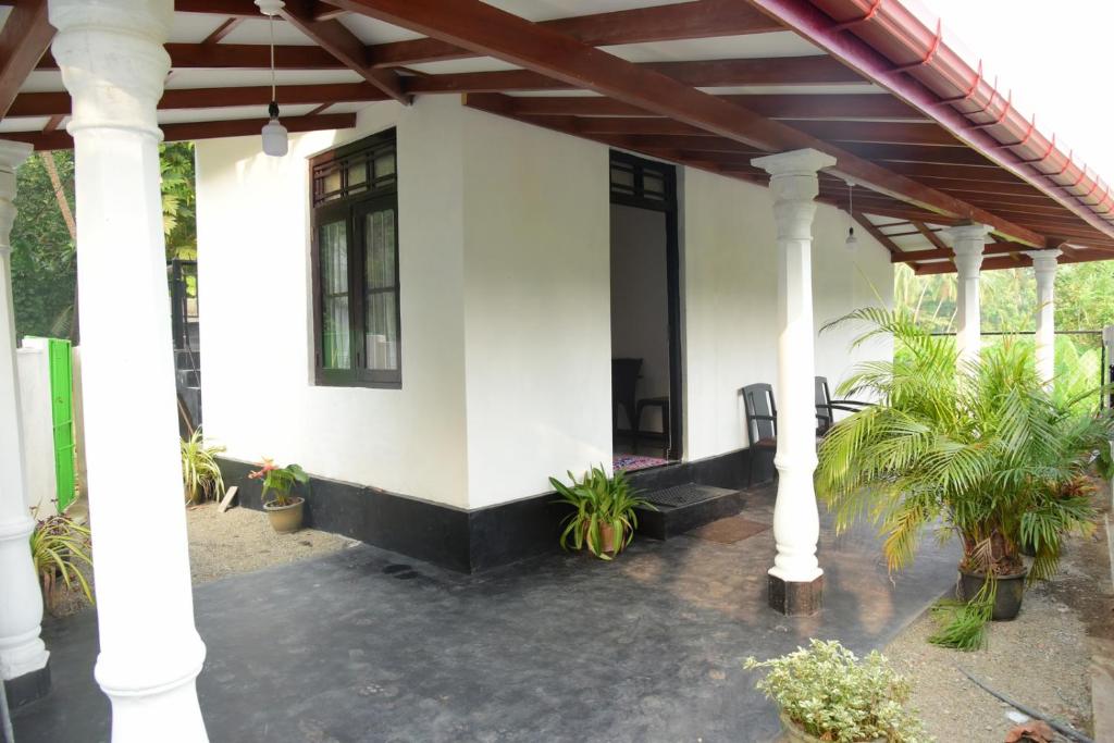 Wimal Villa Hikkaduwa room 3
