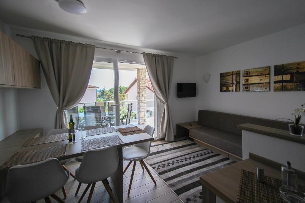 Apartments Villa Rivarella room 4