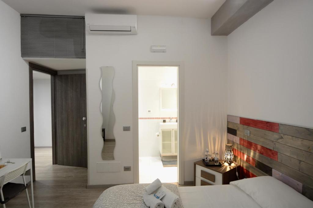 WhatsHouse Roma room 2