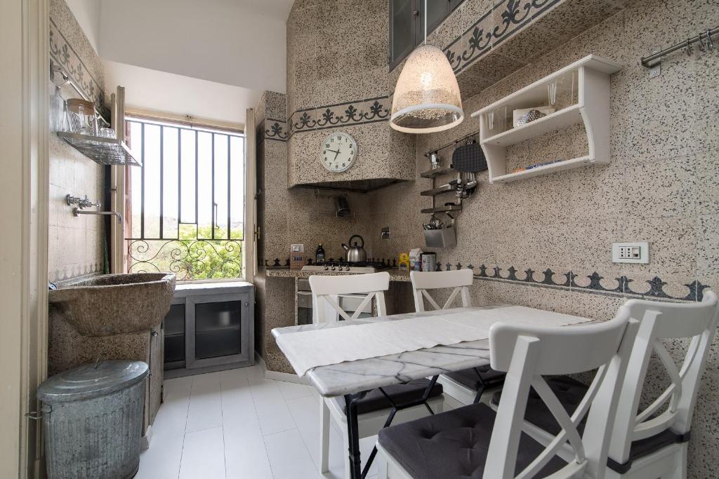 White Borgo Apartment room 5