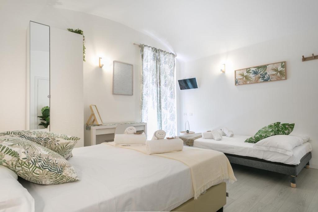White Candia Guesthouse room 2
