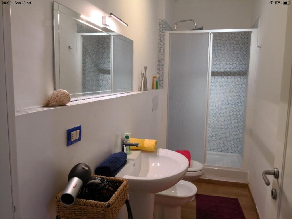 White Guesthouse room 5