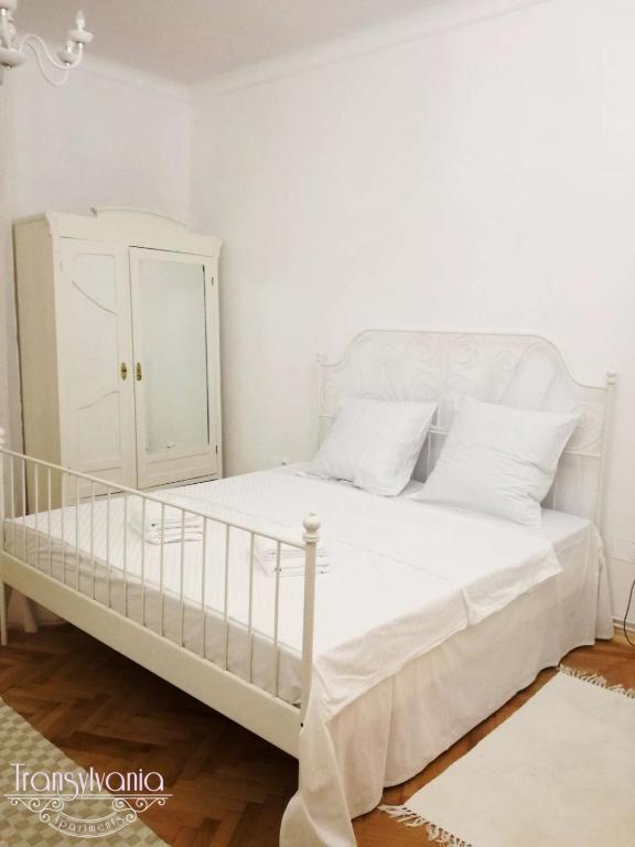 White Opera room 1