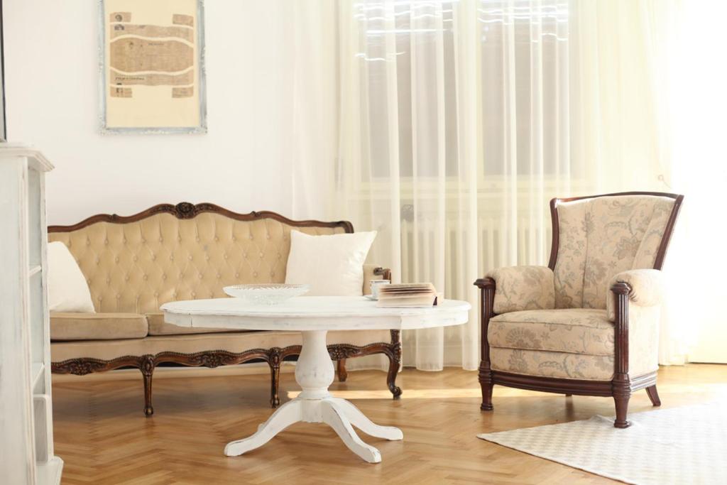 White Opera room 5
