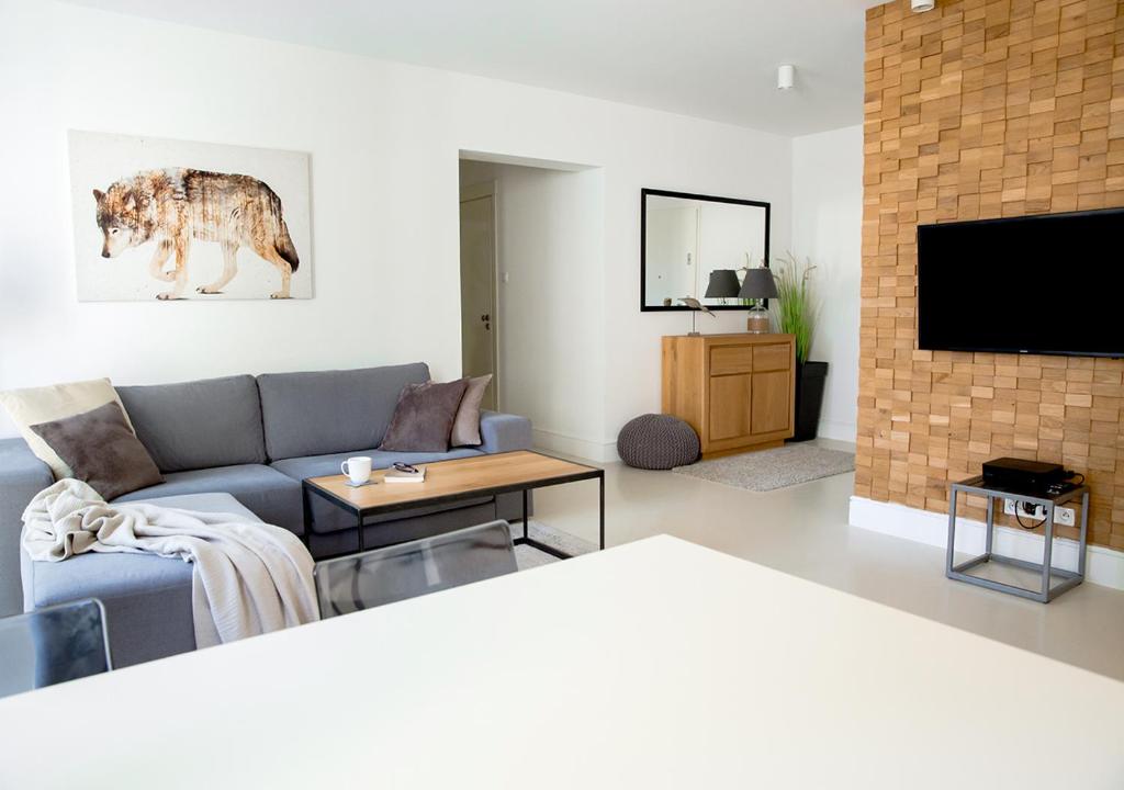 White harmony room 1
