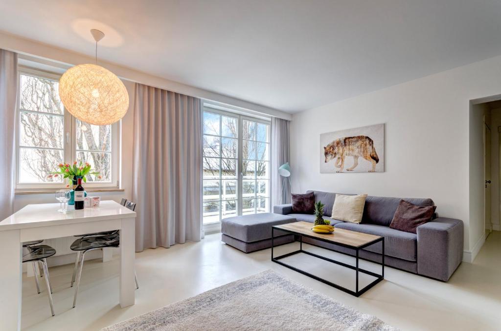 White harmony room 5