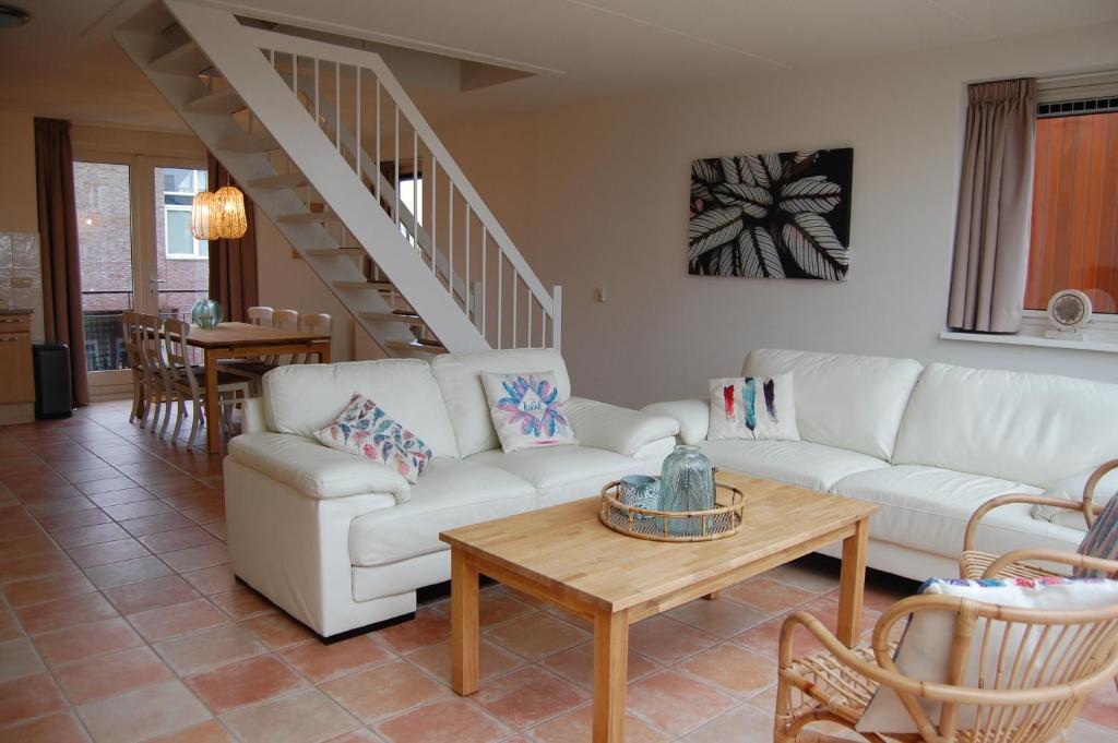 Wokke Apartment at the lake near Amsterdam room 2