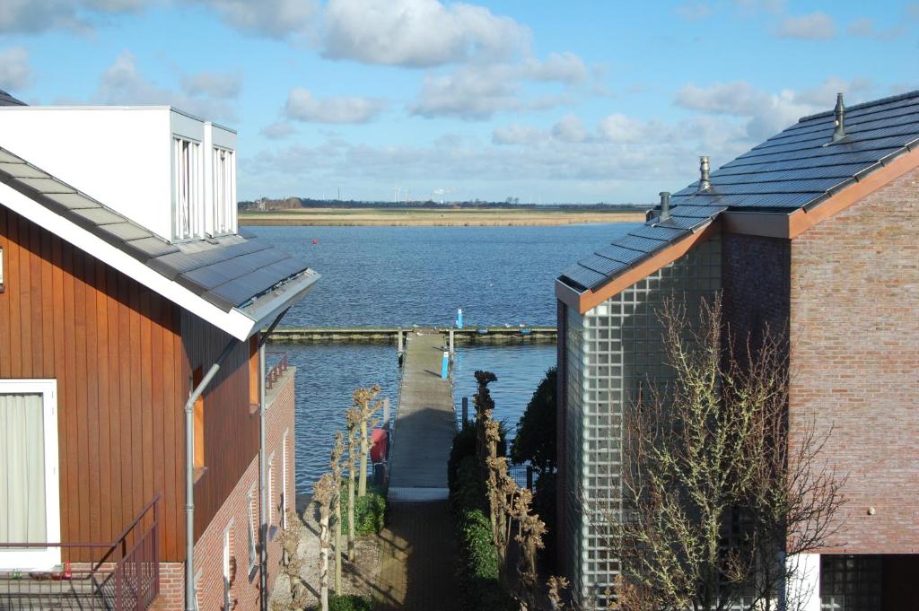 Wokke Apartment at the lake near Amsterdam room 5