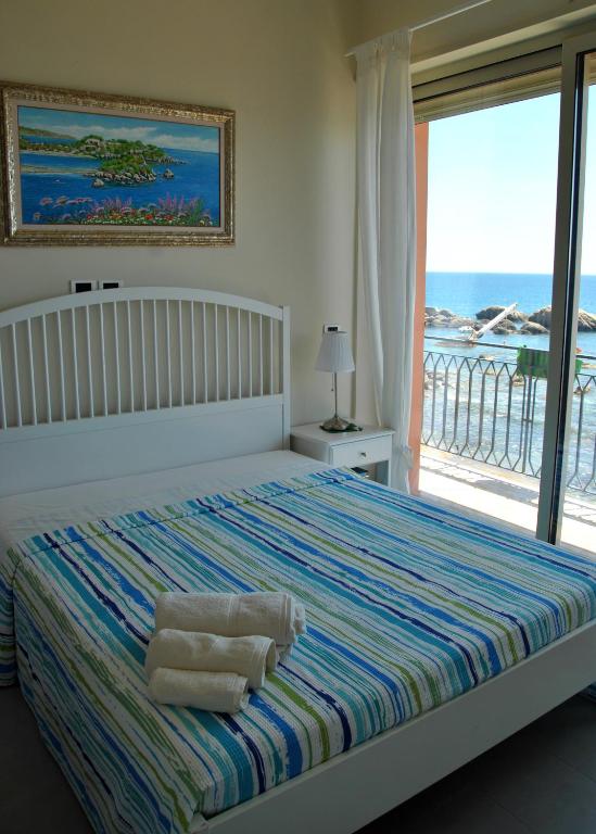 Taorminaxos wonderful seaview room 2