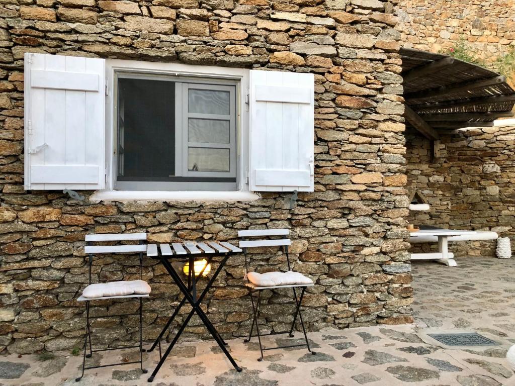 Wood and Stone room 4