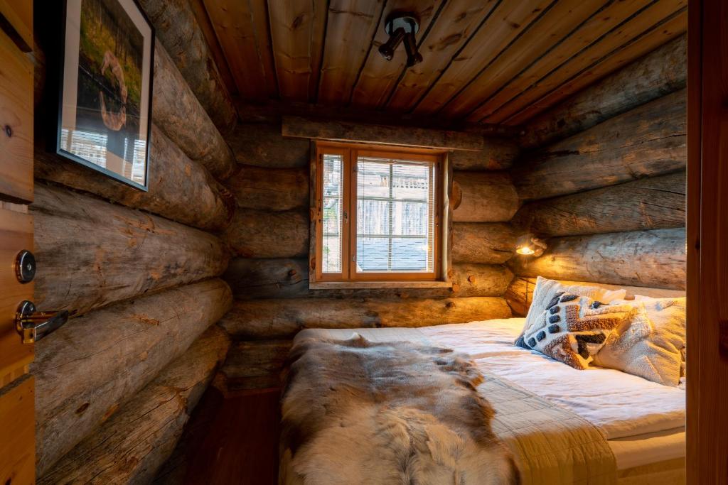 Saaruantähti Cottage room 4