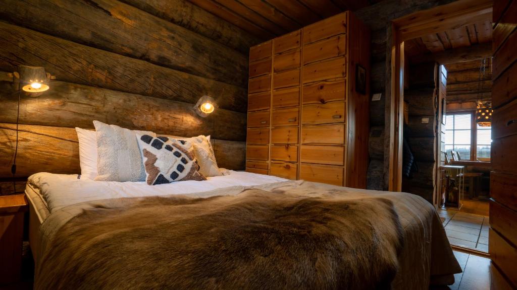 Saaruantähti Cottage room 6