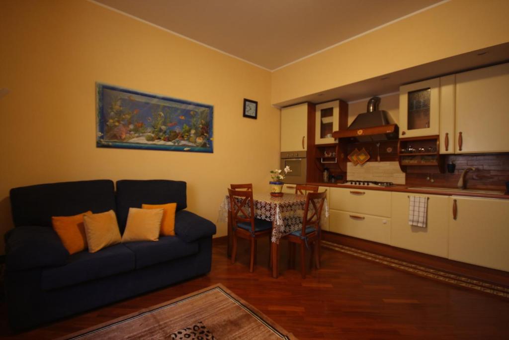 Your Friend in Rome room 4