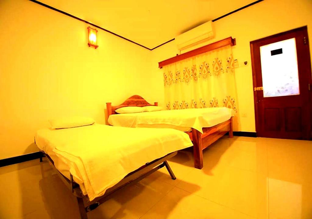 Yuthika Resort Negombo room 1