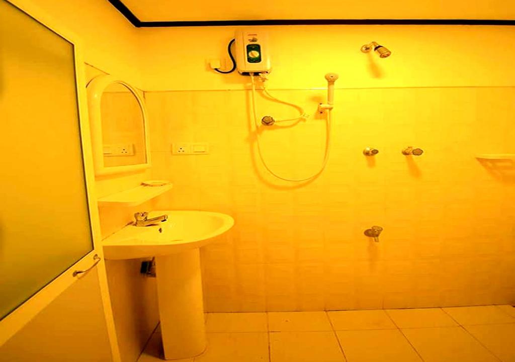 Yuthika Resort Negombo room 2