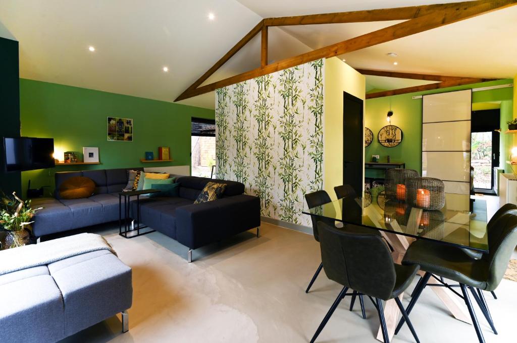 ZEN-bungalow NO 1 met sauna en hottub room 2